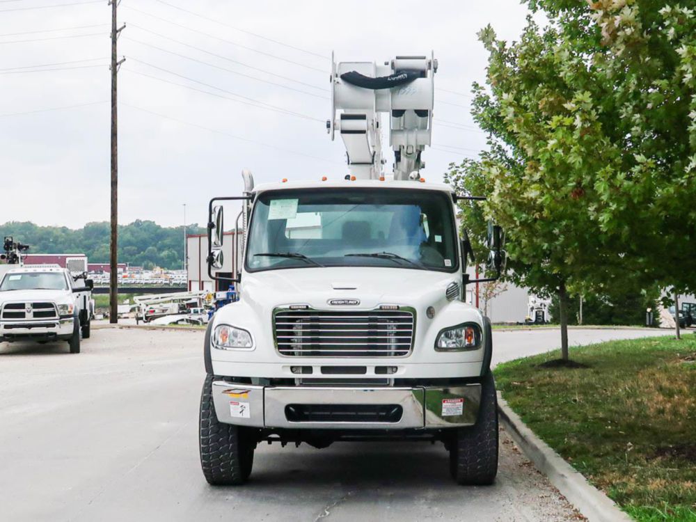 107 ft Insulated Material Handling AWD Transmission Bucket Truck