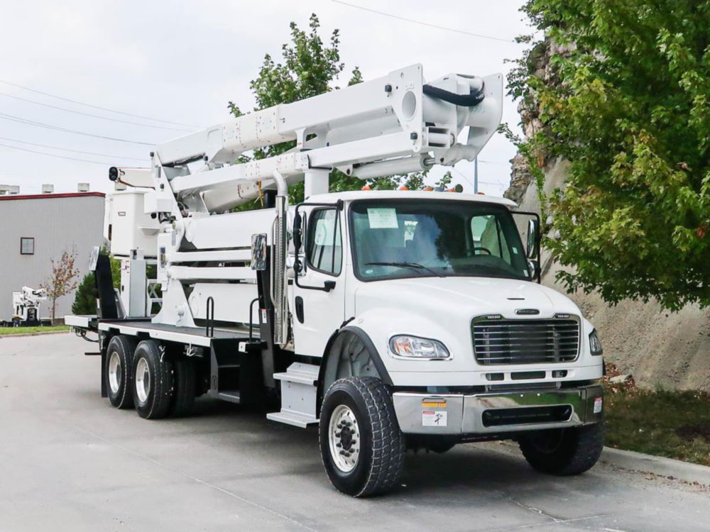 107 ft Insulated Material Handling AWD Transmission Bucket Truck