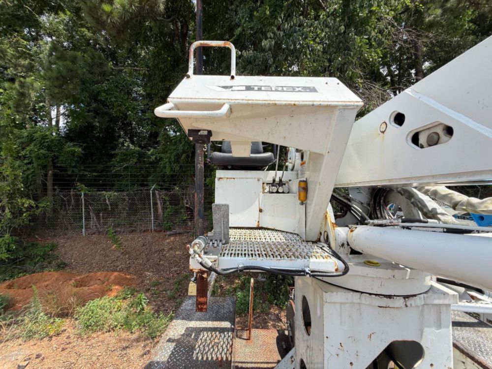 2015 Ford F-750 4x2 Terex Commander 4047 Digger Derrick Truck