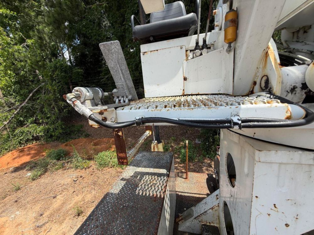 2015 Ford F-750 4x2 Terex Commander 4047 Digger Derrick Truck