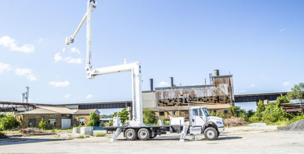 107 ft Insulated Material Handling Transmission Bucket Truck