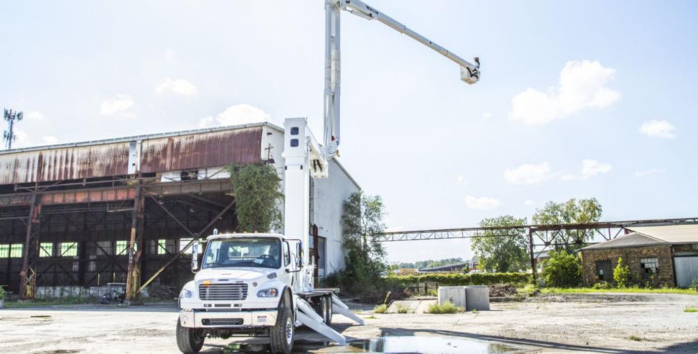 107 ft Insulated Material Handling Transmission Bucket Truck