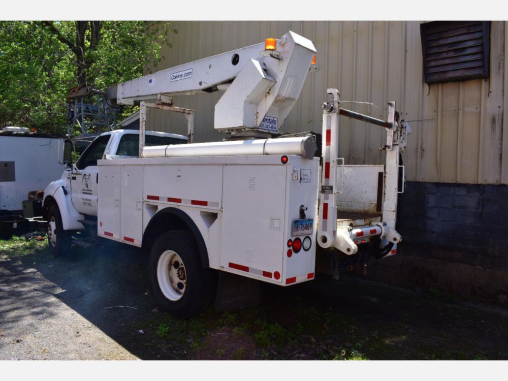 2000 Ford F-650 Altec Cable Placer Truck