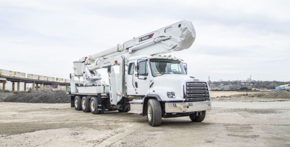 120 ft Insulated Material Handling Transmission Bucket Truck