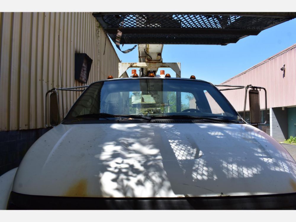 2000 Ford F-650 Altec Cable Placer Truck