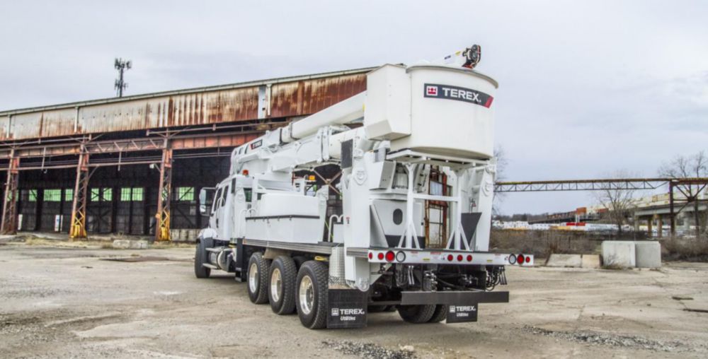 120 ft Insulated Material Handling Transmission Bucket Truck