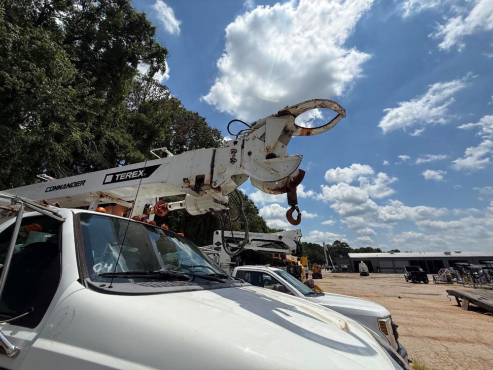 2015 Ford F-750 4x2 Terex Commander 4047 Digger Derrick Truck