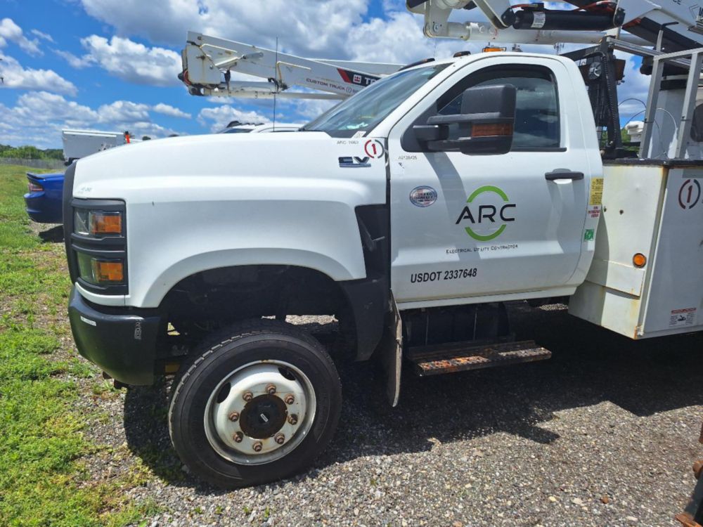2020 International CV-515 4x4 Versalift SST-40 Bucket Truck