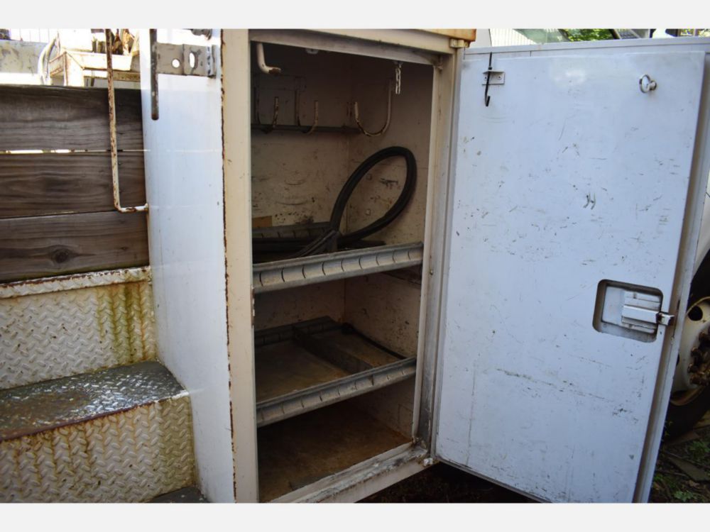 2000 Ford F-650 Altec Cable Placer Truck