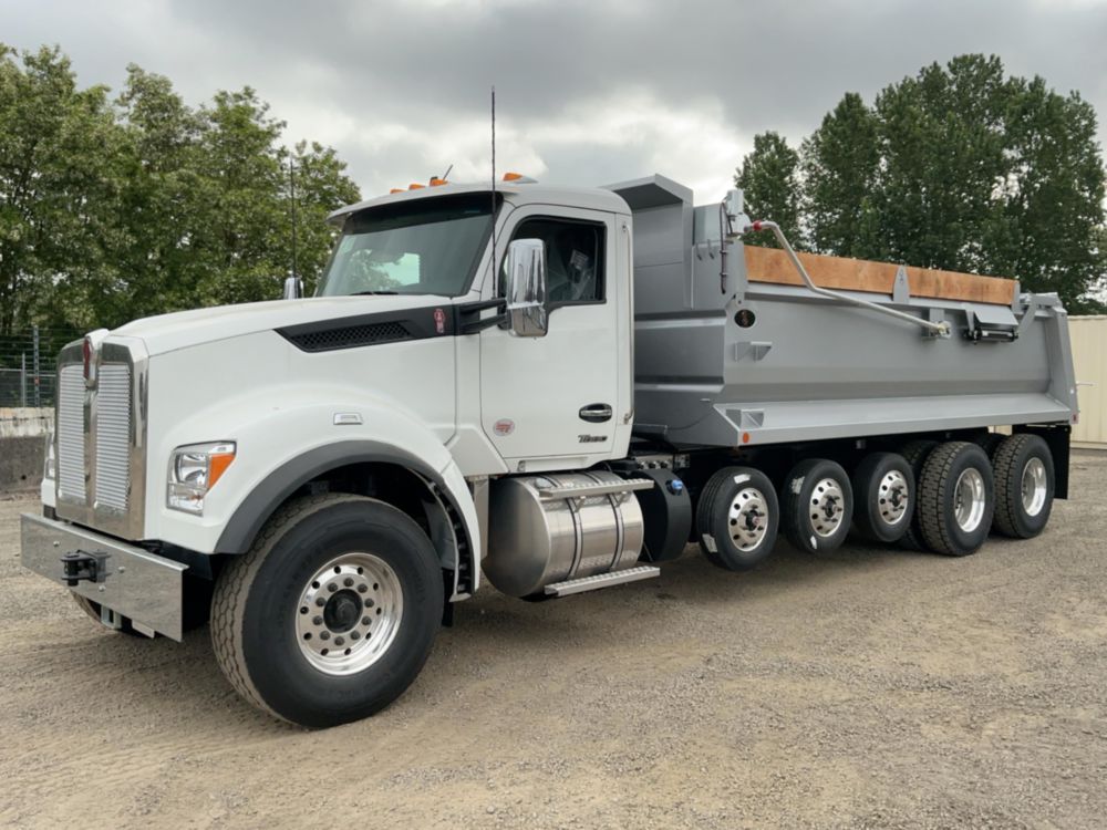 2027 Kenworth T880 12x4 Dump Truck