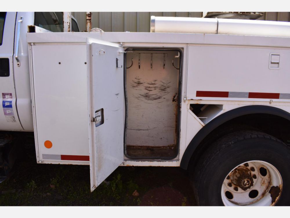 2000 Ford F-650 Altec Cable Placer Truck