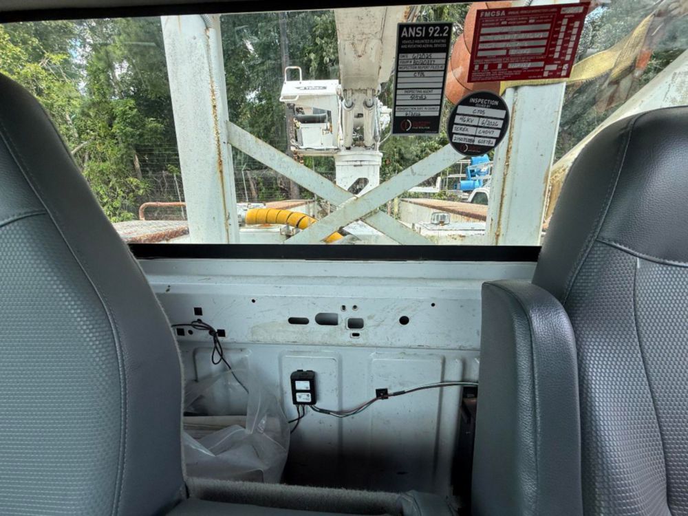 2015 Ford F-750 4x2 Terex Commander 4047 Digger Derrick Truck