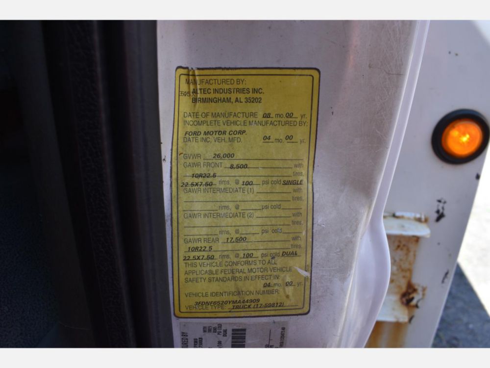 2000 Ford F-650 Altec Cable Placer Truck