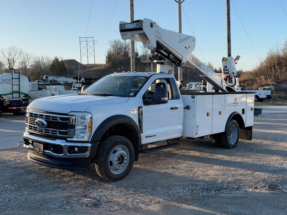 2026 Ford F550 4x4 Versalift VST-40-MHI Bucket Truck