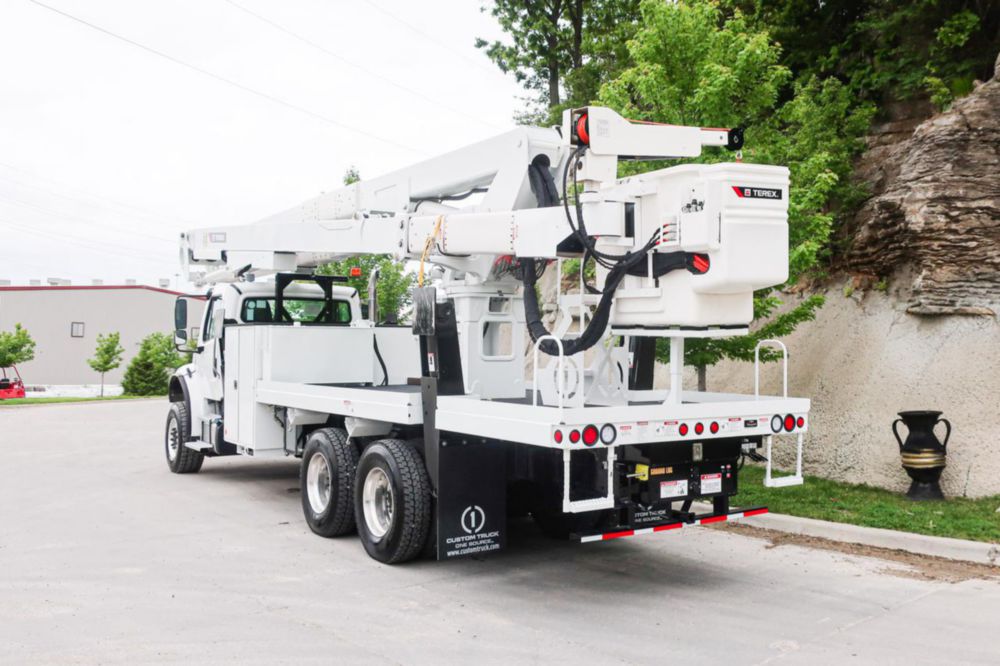 95 ft Insulated Material Handling AWD Transmission Bucket Truck