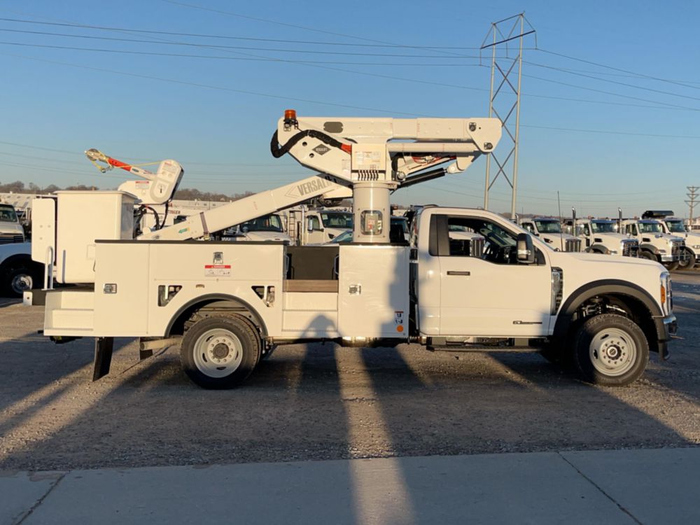 2026 Ford F550 4x4 Versalift VST-40-MHI Bucket Truck