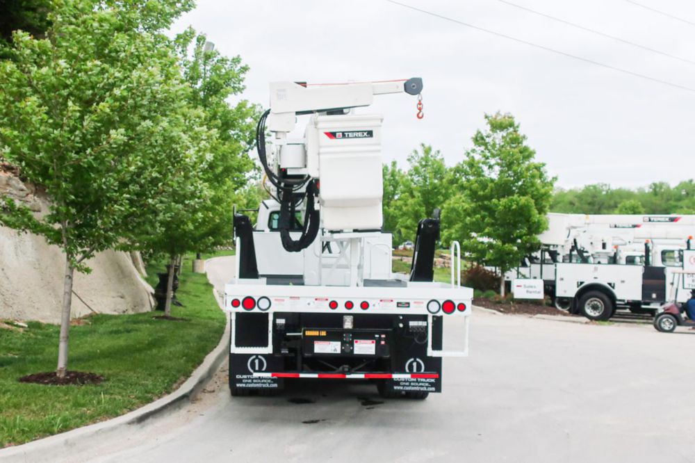 95 ft Insulated Material Handling AWD Transmission Bucket Truck