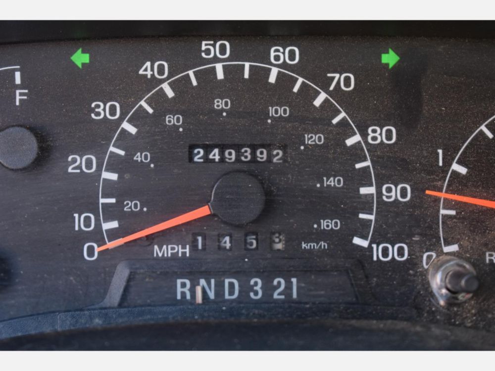 2000 Ford F-650 Altec Cable Placer Truck