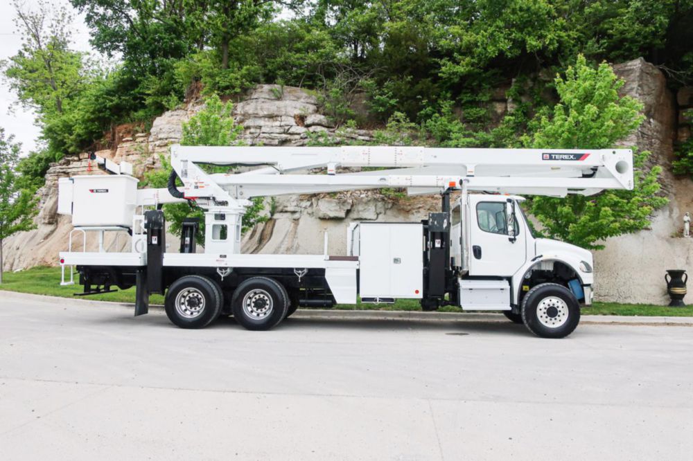 95 ft Insulated Material Handling AWD Transmission Bucket Truck