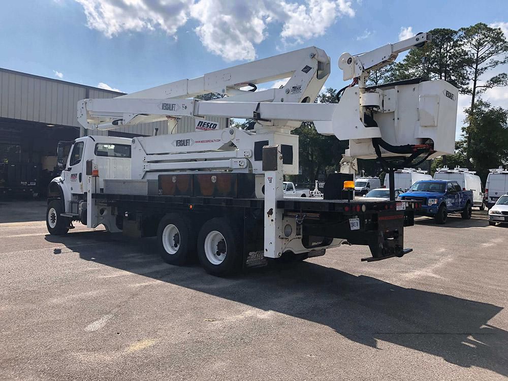 100 ft Insulated Material Handling AWD Transmission Bucket Truck