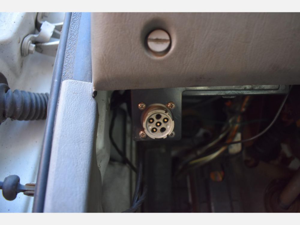 2000 Ford F-650 Altec Cable Placer Truck