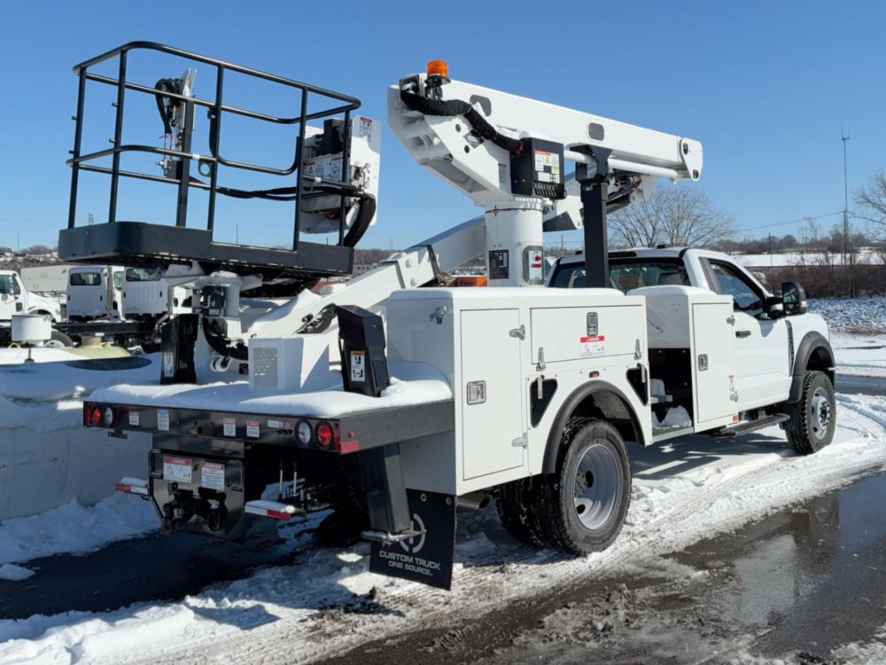 2025 Ford F600 4x4 Versalift VST-50-TN Bucket Truck