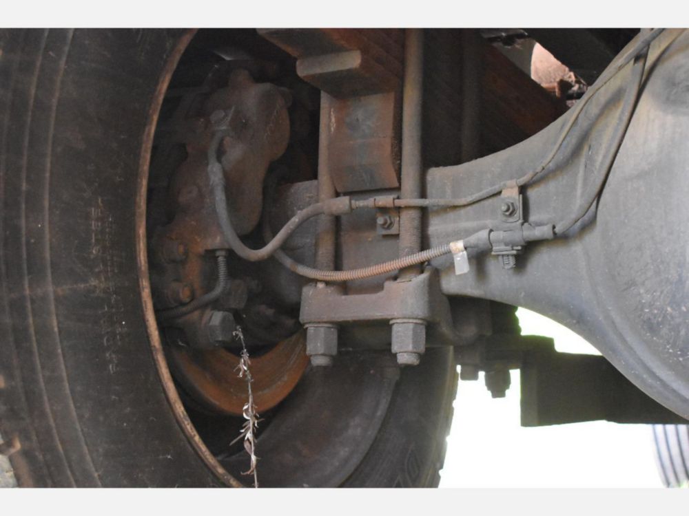 2000 Ford F-650 Altec Cable Placer Truck