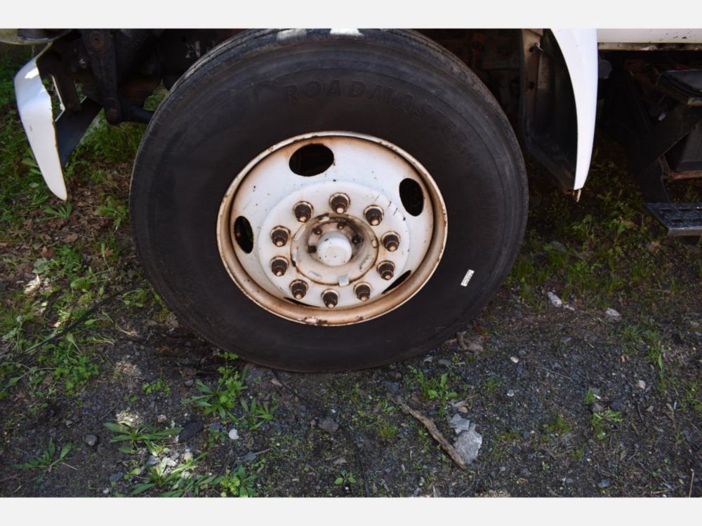 2000 Ford F-650 Altec Cable Placer Truck
