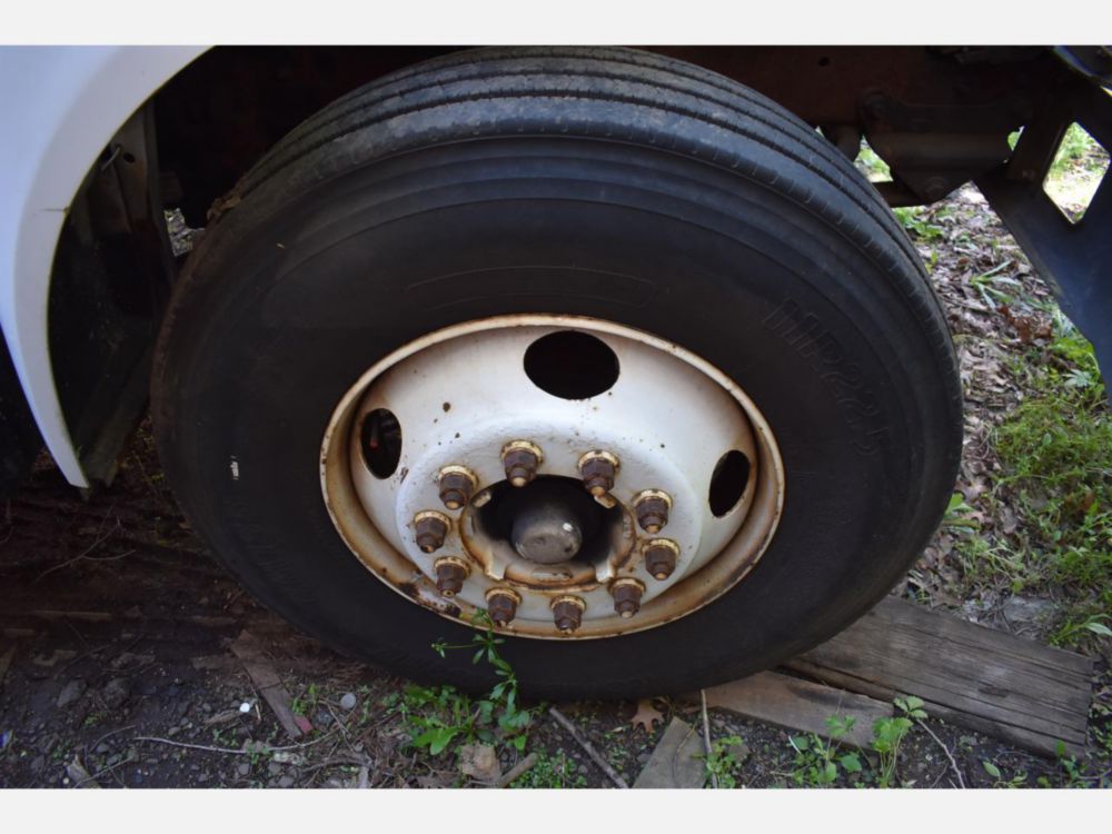 2000 Ford F-650 Altec Cable Placer Truck