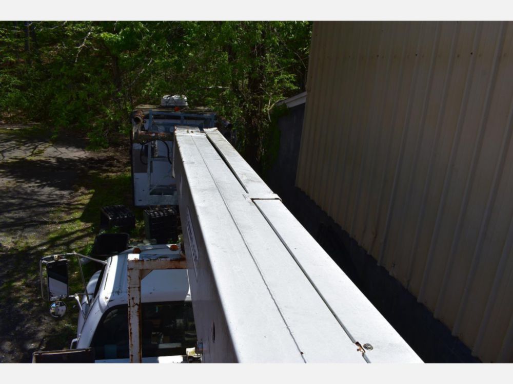 2000 Ford F-650 Altec Cable Placer Truck