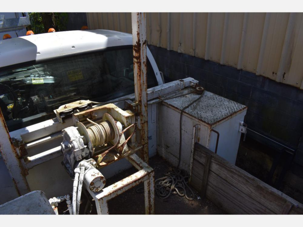 2000 Ford F-650 Altec Cable Placer Truck