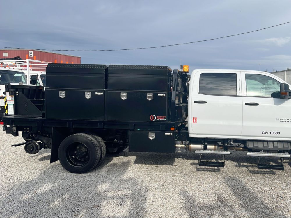 2023 Chevrolet 5500 4x4 Hi-Rail Section Truck
