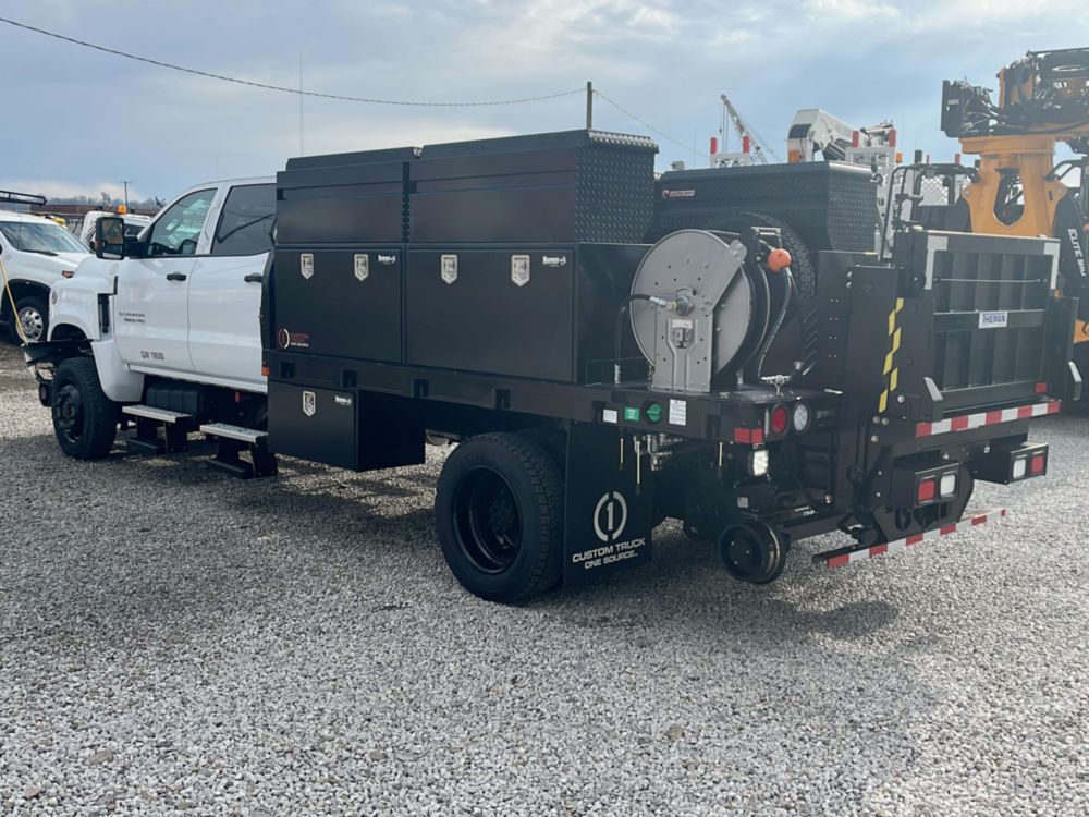 2023 Chevrolet 5500 4x4 Hi-Rail Section Truck