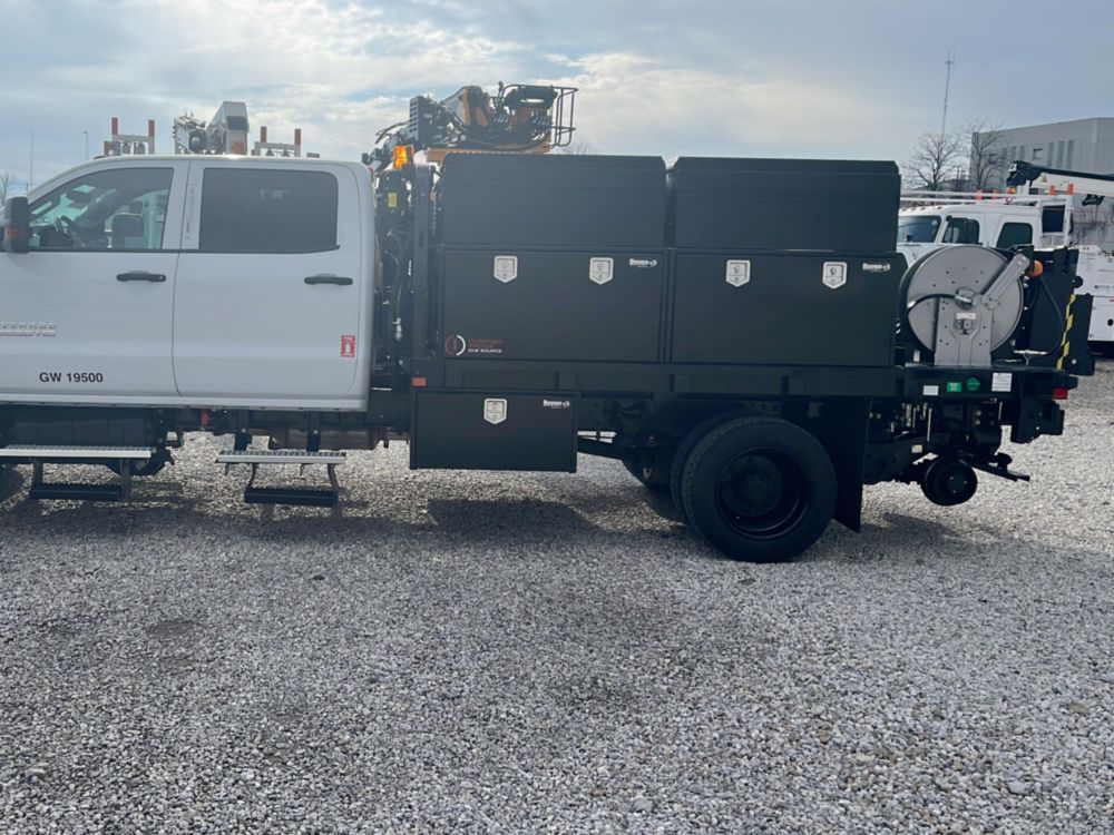 2023 Chevrolet 5500 4x4 Hi-Rail Section Truck