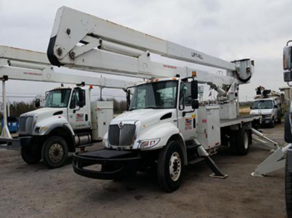 75 ft Insulated Non Material Handling Transmission Bucket Truck