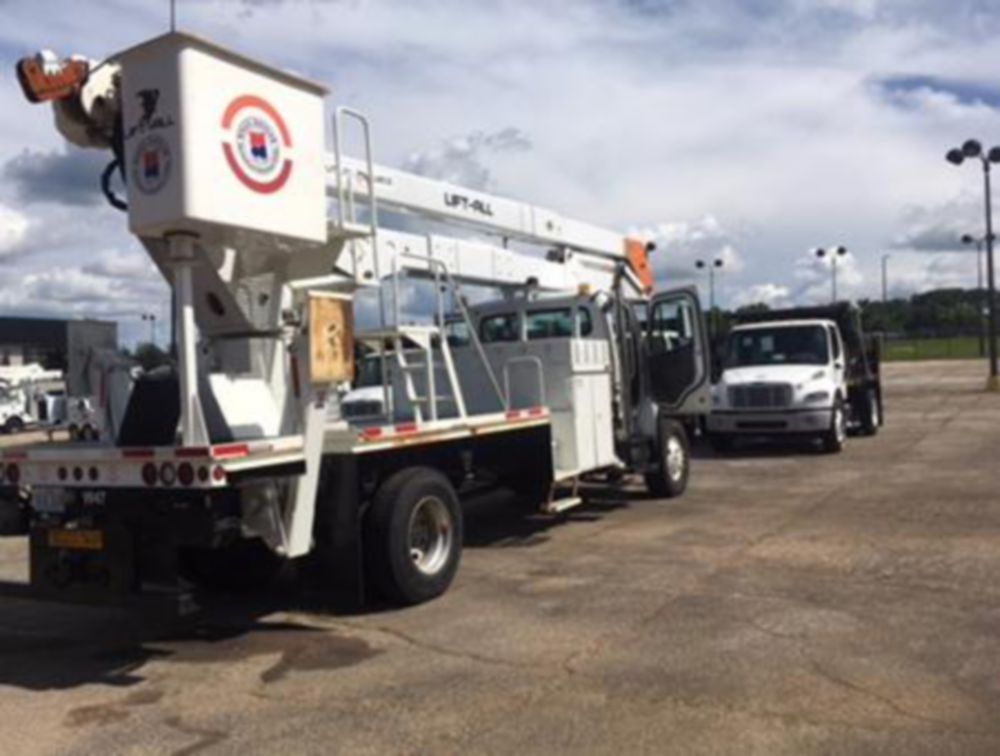 70 ft Insulated Material Handling AWD Transmission Bucket Truck