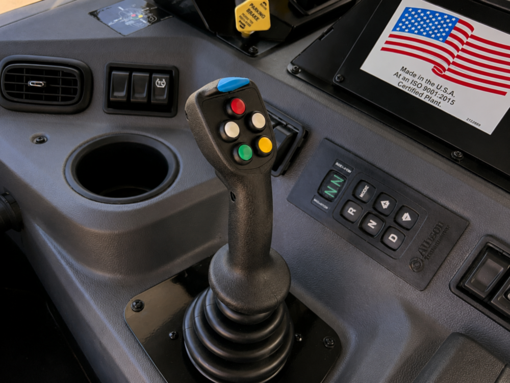2025 Peterbilt 520 6x4 HEIL 28-Yard PYTHON Automated Side Loader Truck