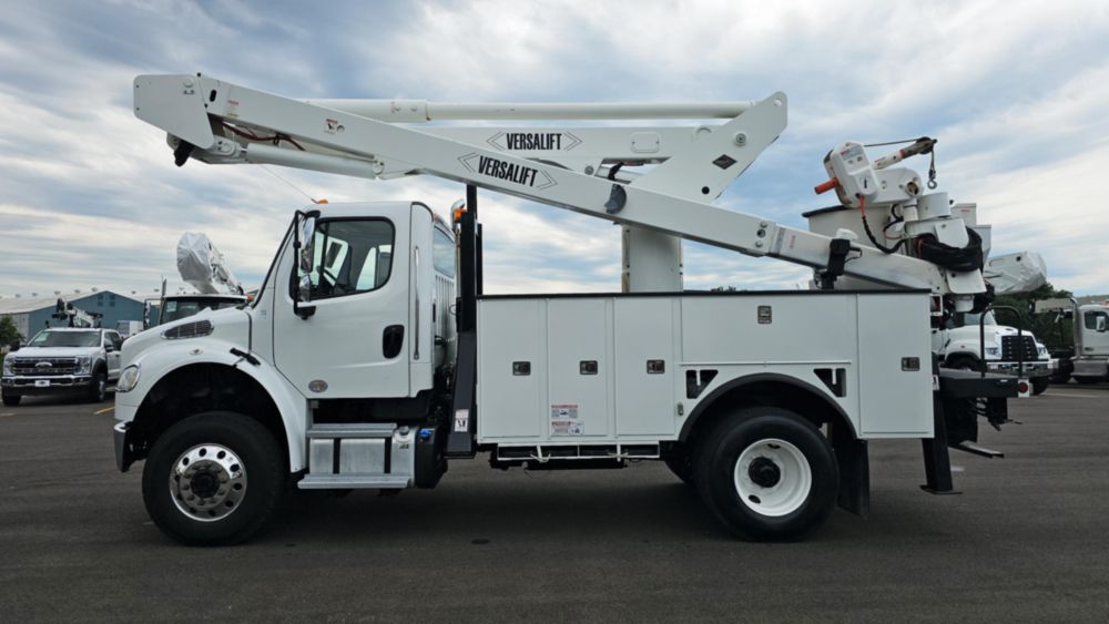 2017 Freightliner M2106 4x4 Versalift VST-6000-I03 Bucket Truck