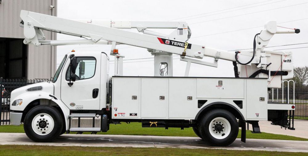 55 ft Insulated Material Handling AWD Distribution Bucket Truck