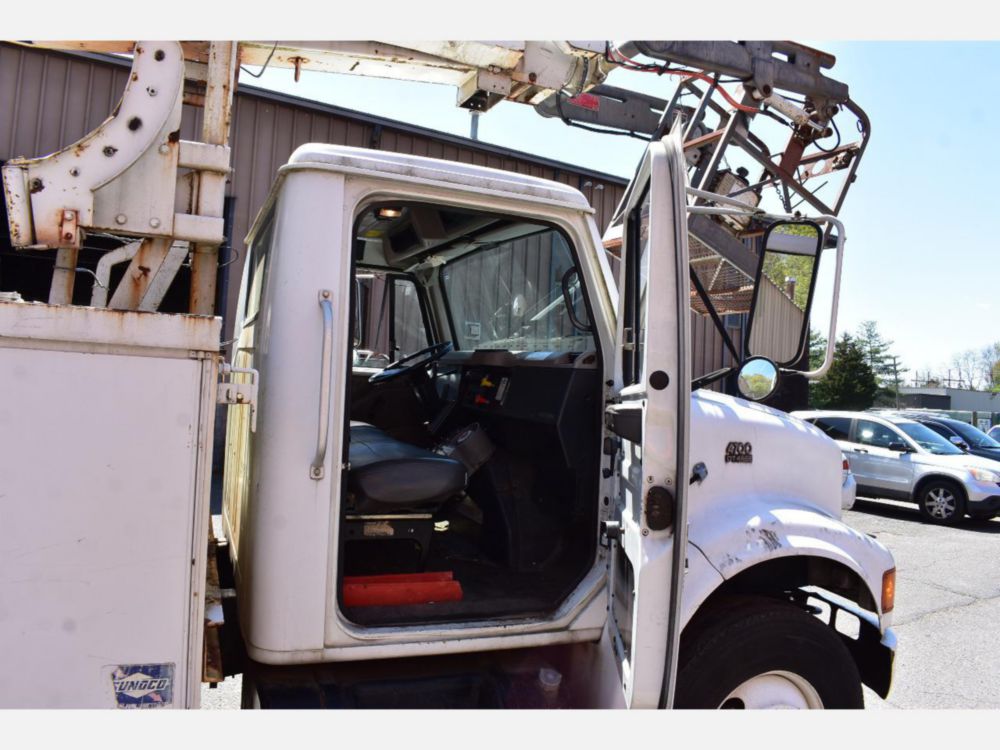 2000 Int'l 4700 Altec Cable Placer