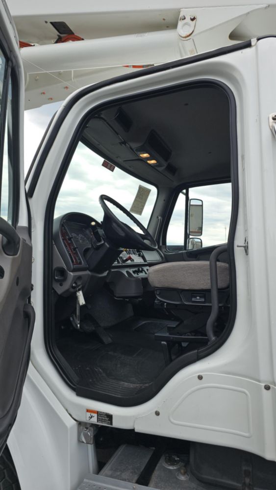 2017 Freightliner M2106 4x4 Versalift VST-6000-I03 Bucket Truck