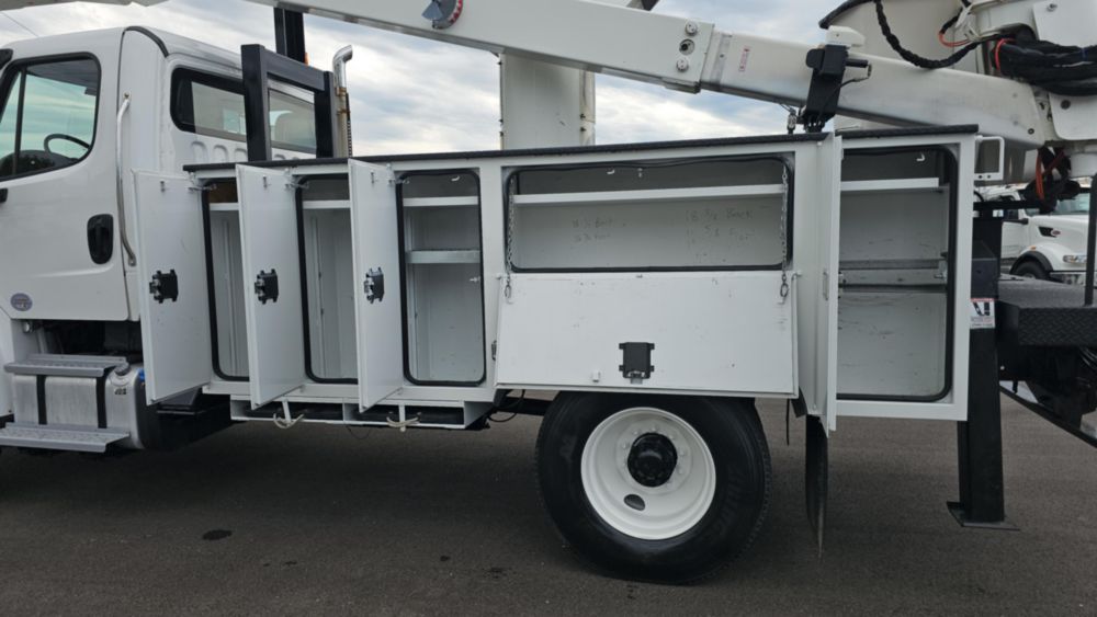 2017 Freightliner M2106 4x4 Versalift VST-6000-I03 Bucket Truck