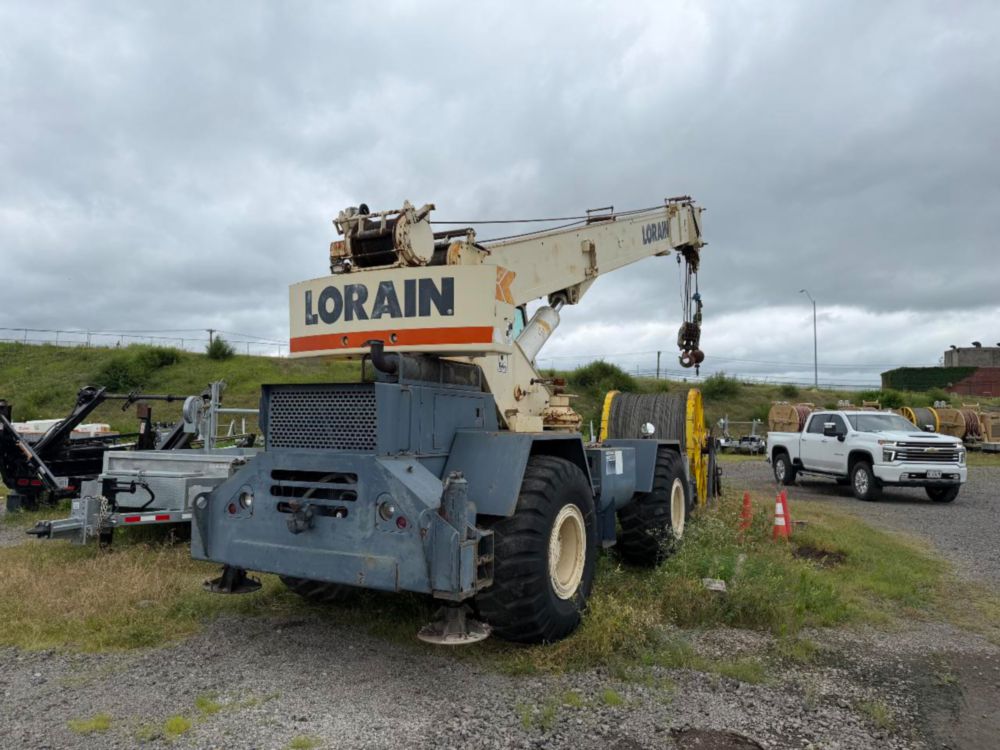 1993 LORAIN LRT-230E Rough Terrain Crane