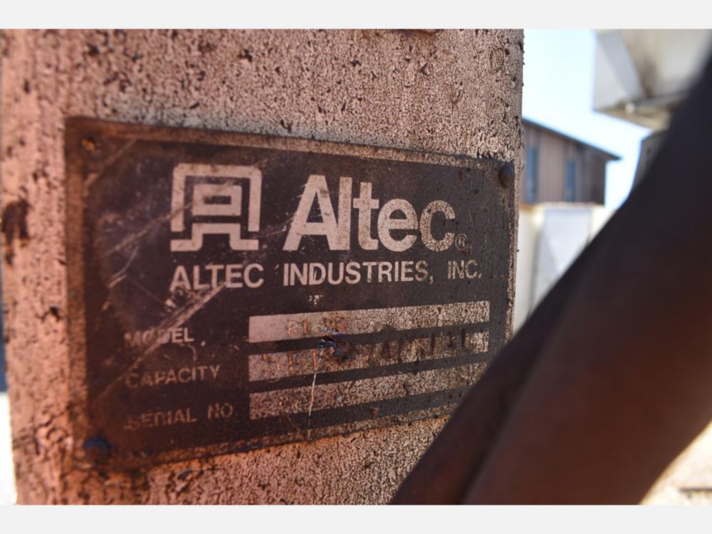 2000 Int'l 4700 Altec Cable Placer
