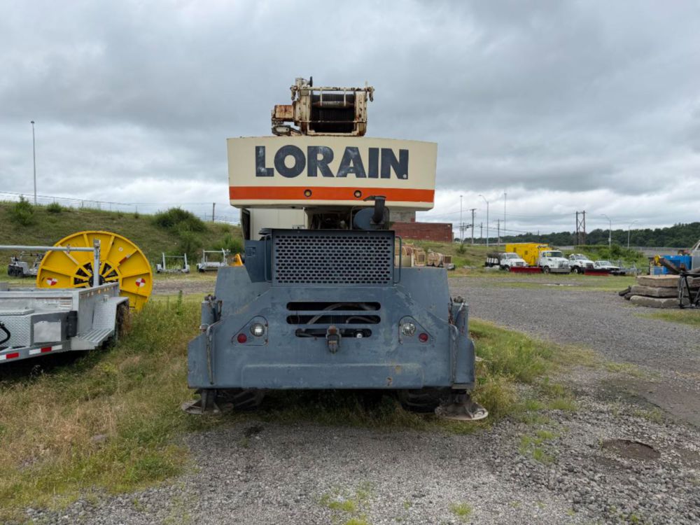 1993 LORAIN LRT-230E Rough Terrain Crane