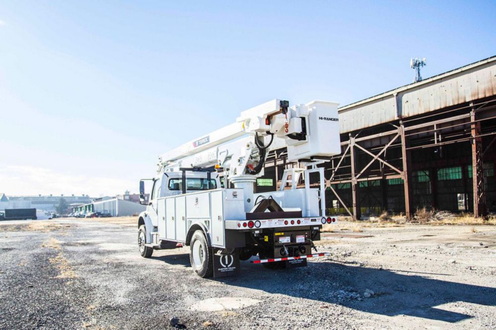 55 ft Insulated Material Handling AWD Distribution Bucket Truck