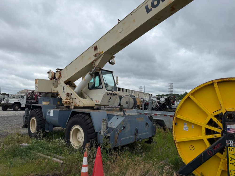 1993 LORAIN LRT-230E Rough Terrain Crane