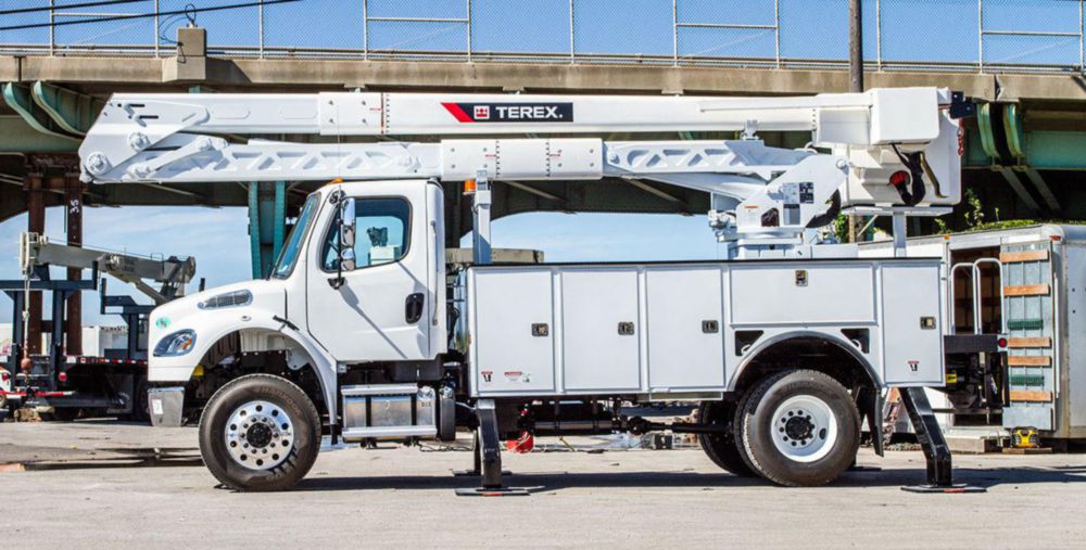 55 ft Insulated Material Handling AWD Distribution Bucket Truck