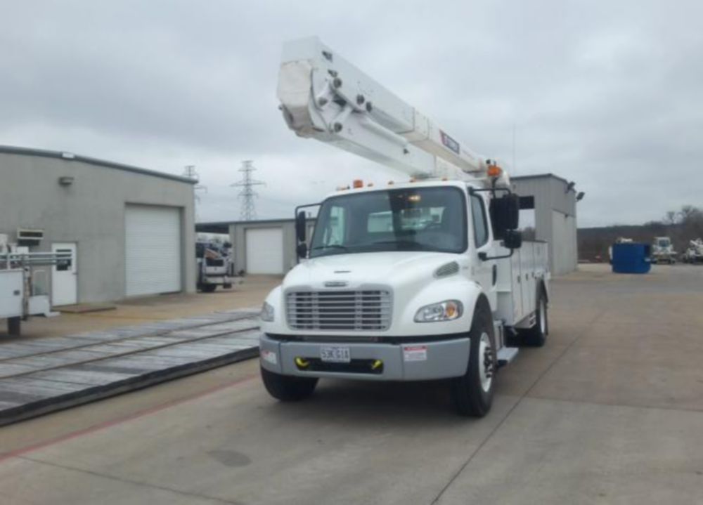 55 ft Insulated Non Material Handling Distribution Bucket Truck
