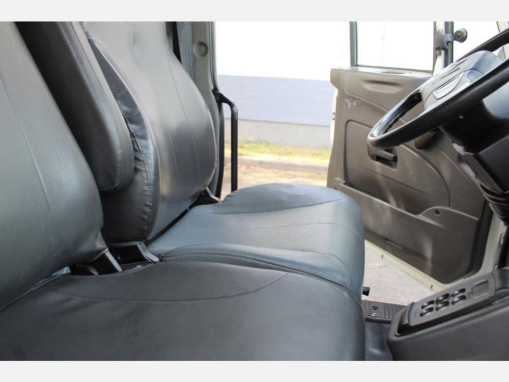 2013 Int'l Diesel 6x4 Automatic Box Truck
